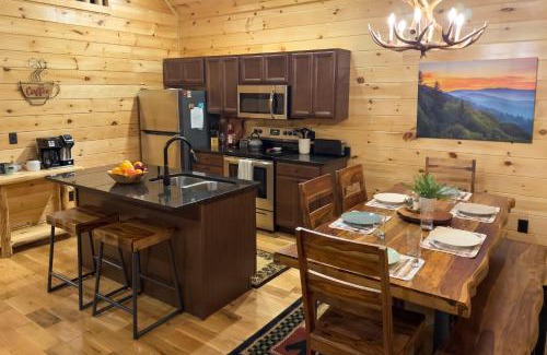 White Oak Lodge House | Gatlinburg Mountain Cabin 4 Mi to National Park!