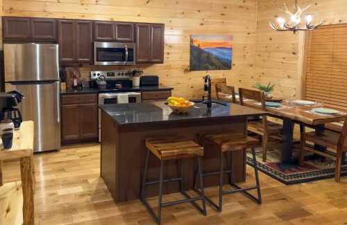 White Oak Lodge House | Gatlinburg Mountain Cabin 4 Mi to National Park!