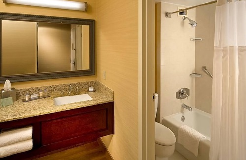 Gatlinburg Hotel | Gatlinburg's Unforgettable Stay! 2 Spacious Units, Pets Allowed, Indoor Pool!