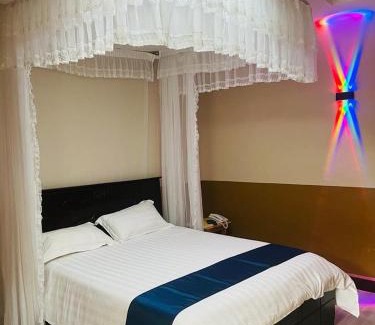 Kasese Hotel | Gator's Hotel Kasese