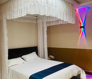 Kasese Hotel | Gator's Hotel Kasese