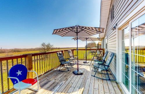 Freeport House | Gators, Fishes, Beaches, and Birds