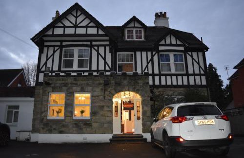 Horley Bed & Breakfast | Gatwick Castle B&B