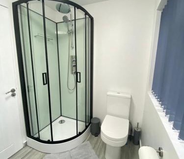Horley House | Gatwick Deluxe En-suite Rooms