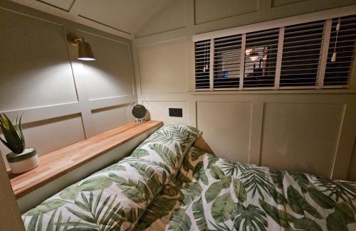 Charlwood House | Gatwick Hideaway Hut