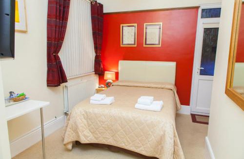 Horley House | Gatwick Turret Guest House