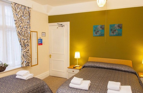 Horley Bed & Breakfast | Gatwick Turret Guest House