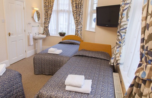Horley Bed & Breakfast | Gatwick Turret Guest House