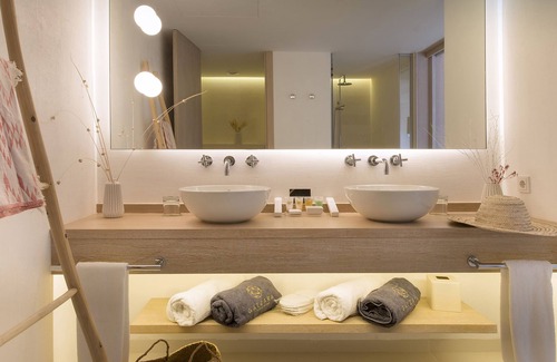 Santa Gertrudis Hotel | Gatzara Suites Santa Gertrudis