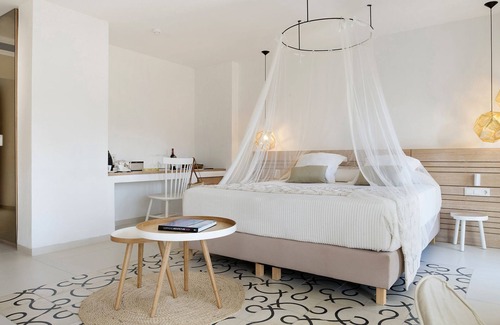 Santa Gertrudis Hotel | Gatzara Suites Santa Gertrudis