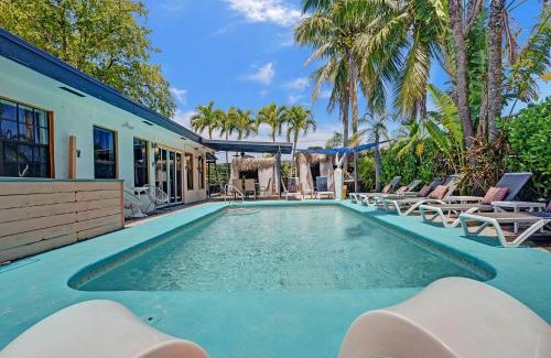 Coral Heights House | GAYClothing optional Pool retreat men only w private Courtyard