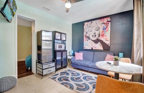 Coral Heights House | GAYPool Side Pleasure CLOTHING OPTIONAL MENS only guesthouse