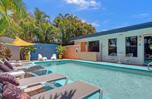 Coral Heights House | GAYPool Side Pleasure CLOTHING OPTIONAL MENS only guesthouse