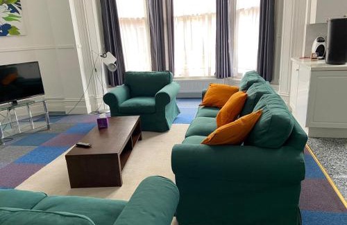 Huntingdon Apartment | Gazeley Manor House - Central Huntingdon