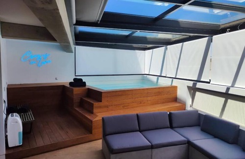 Athens City Centre Apartment | Gazi pool house