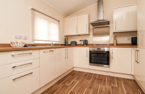 South Lakeland Leisure Village Cottage | 67 GRESSINGHAM, pet friendly, with pool in Warton