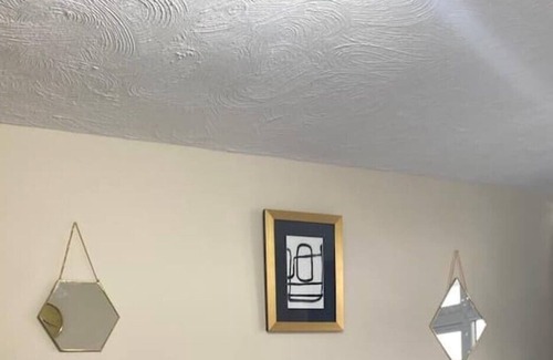 Sutton Coldfield Apartment | Relaxing serviced apartment with parking & Wi-Fi