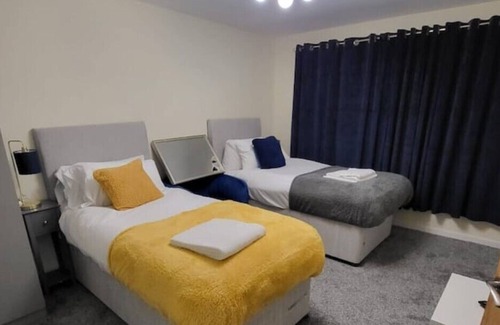 Sutton Coldfield Apartment | Comfortable serviced flat with parking & Wi-Fi