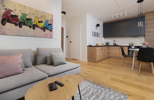 Wrzeszcz Apartment | Gdańsk Apartment Vespa by Renters