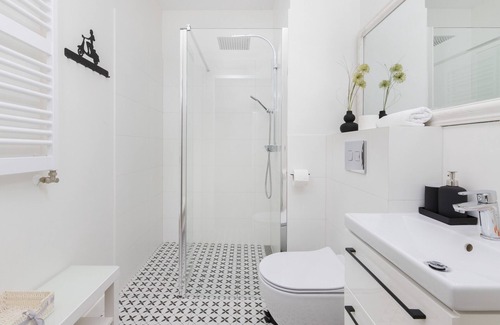 Wrzeszcz Apartment | Gdańsk Apartment Vespa by Renters