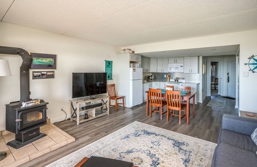 Gearhart Condo | Gearhart House G611, first floor pet unit, Adults only