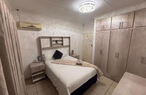Kareeberg House | Geelhout Guesthouse
