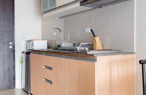 Bagumbayan Apartment | Gee’s Place Shabby Chic Unit with free Wifi