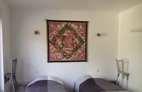 Luxeuil-les-Bains Apartment | Gelinotte F1 furnished city center 400m from the Spa, Casino, garden, private parking