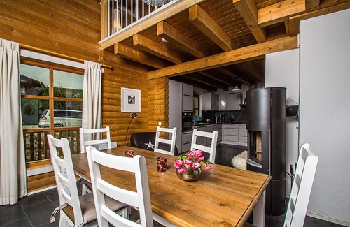 Bad Birnbach Apartment | Gemütlich und edel ausgestattetes Chalet mit Balkon