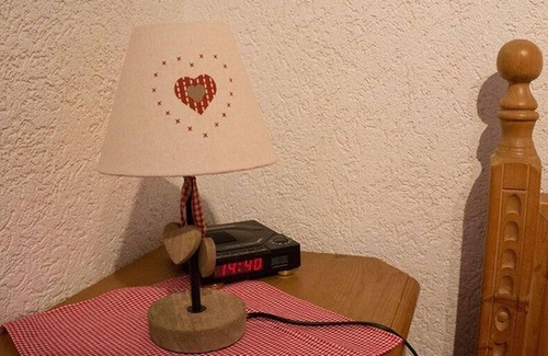 Au Apartment | Gemütliche 2-ZimmerFerienwohnung im Schwarzwaldstil, stadtnah