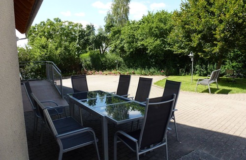 Sulzfeld Apartment | Gemütliche 55qm Ferienwohnung, viele Freizeit-und Erlebnisangebote, kostenfreies WLAN