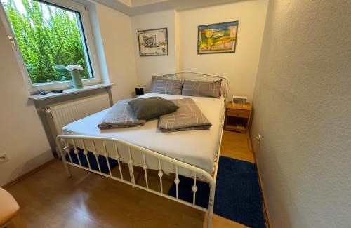 Urdenbach Apartment | Gemütliche Ferienwohnung nähe Schloss Benrath & Rhein Düsseldorf Urdenbach