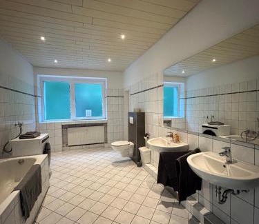 Barmen Apartment | Gemütliche Ferienwohnung - voll ausgestattet, zentral aber ruhig !