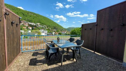Bad Urach Apartment | Gemütliche Maisonette mit Dachterrasse und Weitblick