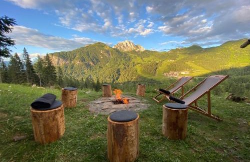 Sonnenalpe Nassfeld Ski Chalet | Gemütliche Skihütte an der Piste Ski-in & Ski-out