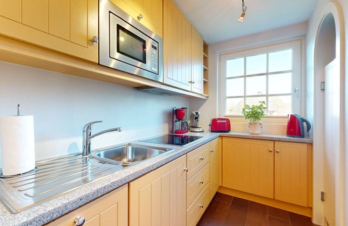Archsum Apartment | Gemütliche Wohnung Unter Reet im Landhausstil im Traditionellen Archsum