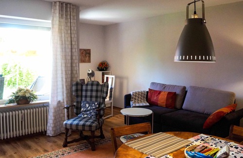 Weissenstadt Apartment | Gemütliches 60 qm Feriendomizil mit Terrasse und Garage, komplett renoviert