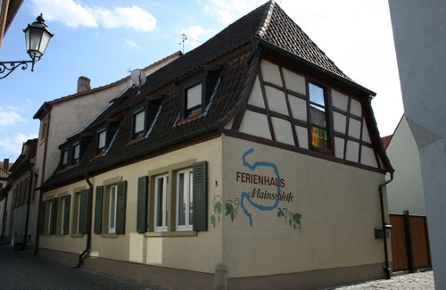 Volkach Apartment | Gemütliches Feriendomizil,an der Mainschleife, kostenfreies WLAN, voll ausgestattet, mit 65qm, schöne Küche