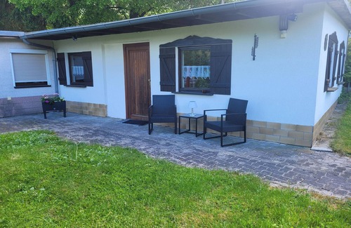 Lichtenberg Apartment | Gemütliches Zimmer mit TV und Kostenfreiem Wlan