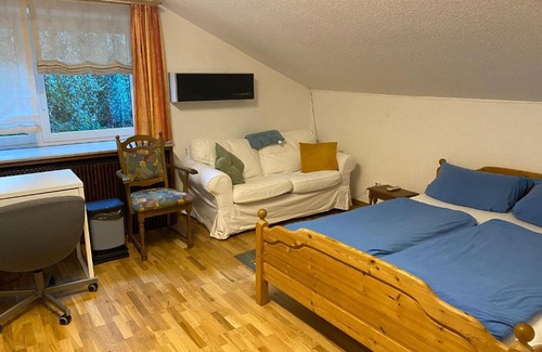 Rechklinghausen Sud House | Gemütliches Zimmer mit großem Bad