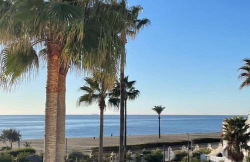 Cabrita House | Gem Beach House Pool Sports Club Water Front Rooftop BBQ