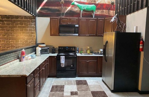 Shiloh House | Gem City Condo *5 Bed *Home Theater *Game Room