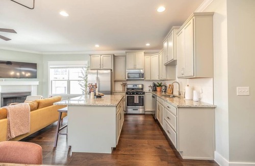 Black Mountain House | Gem in Heart of Black Mountain