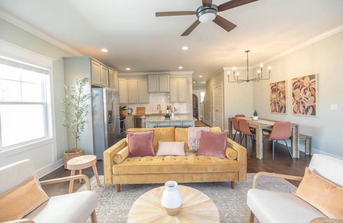 Black Mountain House | Gem in Heart of Black Mountain
