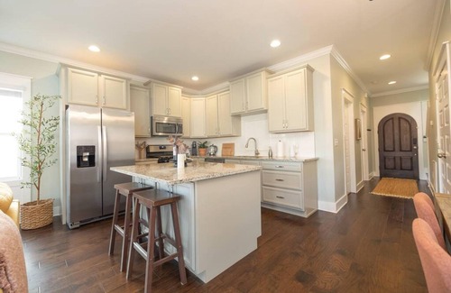 Black Mountain House | Gem in Heart of Black Mountain