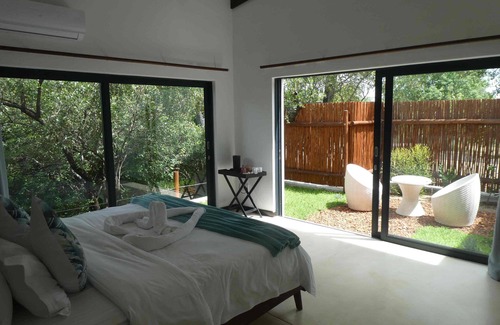 Hoedspruit House | Gem in the bush lodge