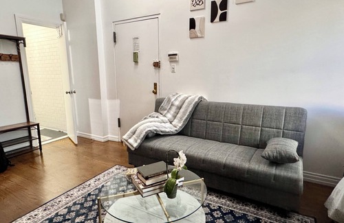 Uptown House | Gem Luxury Suites