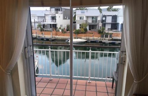 Knysna Central Apartment | Gem Quays Waterfront one Bedroom