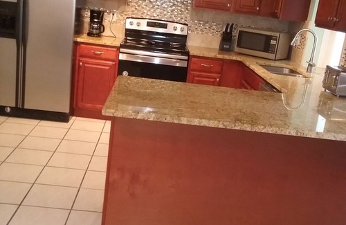 Cape Coral Ski Chalet | Gem Spacious House Hidden in a Unique Neighborhood