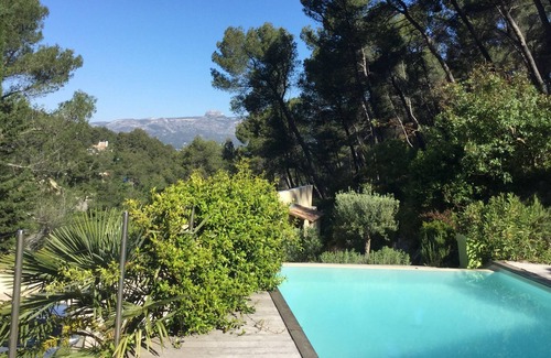 Gemenos Apartment | Gémenos: Corner of Paradise + View Garlaban + Pool